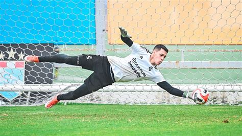 Renato Solís Est Incertain Pour Sporting Cristal Vs Comerciantes Unidos