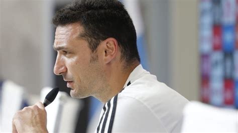 Atropellan a Lionel Scaloni técnico de Selección Argentina cuando iba