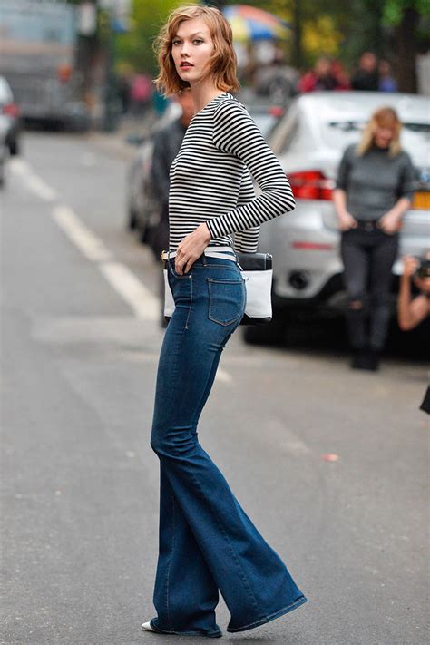 30 Classic And Amazing Flared Jeans Outfits