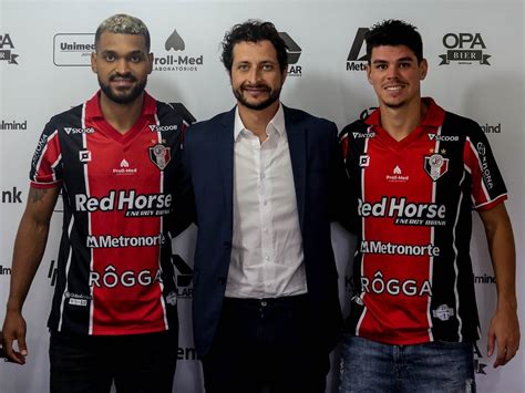 Joinville anuncia dupla contrato até o fim da temporada joinville