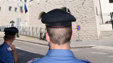 Ruba E Colpisce Una Commessa Ho Rubato Il Pane Per La Fame Cronaca