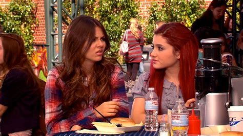 Nonton Victorious: Season 1 Episode 7 - Robarazzi - Subtitle Indonesia ...