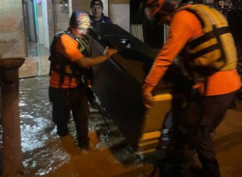 Evacúan a familias de diversos sectores en Herrera y Los Santos tras