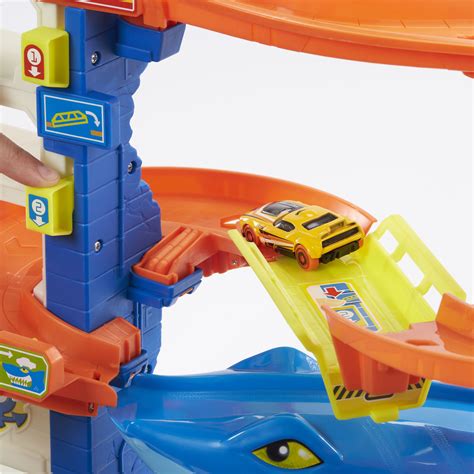 Игрален комплект Hot Wheels Писта за акули eMAG bg