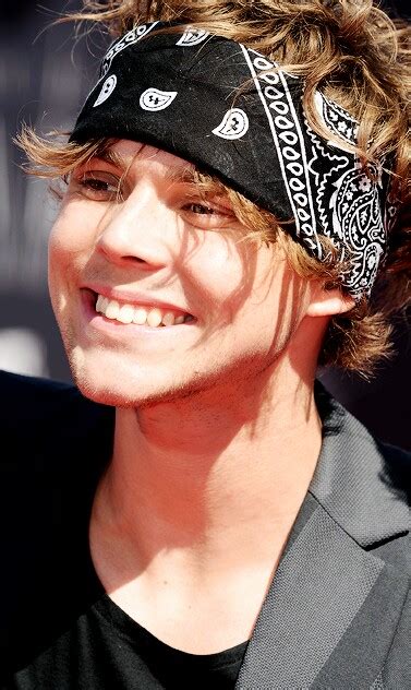 5sos Ashton Irwin Bandana