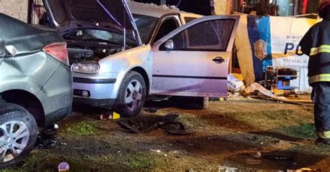 Escapaban De La Policía Tras Robar Dos Autos Chocaron Y Murieron Tres