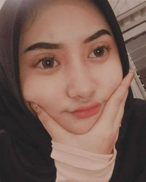 Pin Oleh Dinda Ku Di Gaya Hijab Kecantikan Imut Wanita