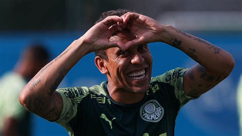 Marcos Rocha Surpreende Palmeiras Para Assinar Rival Do Brasileir O