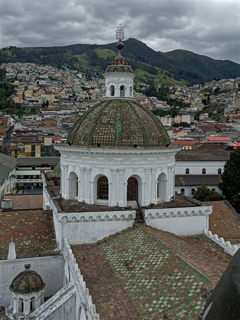 Las Mercedes Quito Paris Skyline Taj Mahal Building Landmarks