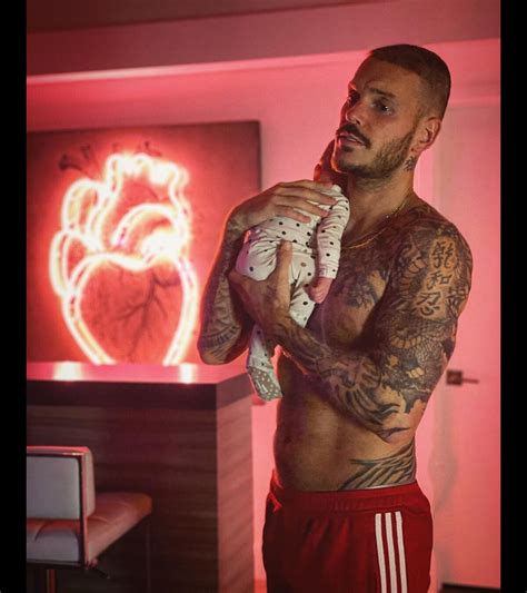 Photo M Pokora Avec Son Fils Isaiah Dans Les Bras Le F Vrier