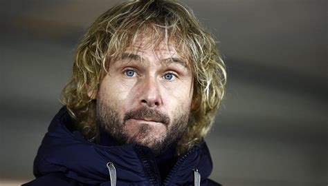 Juventus Virale Il Video Di Pavel Nedved Palpa Il Seno A Una Ragazza