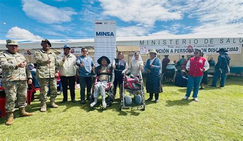 Pobladores De Huancané En La Región Puno Reciben Atención Especializada