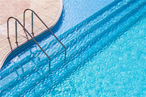 Como Escolher Uma Escada Para Piscina