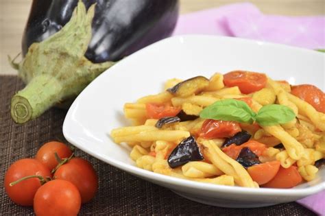 Pasta Con Melanzane E Pomodorini Fidelity Cucina