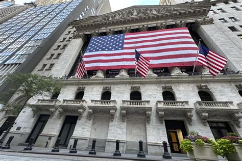 Stock Market Today Wall Street S Scorching Rally Sets More Records As Hopes Rise For Rate Cuts