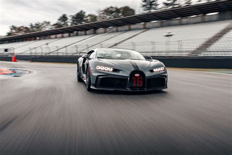 Ko Te Bugatti Chiron Pur Sport He Raruraru Ki Nga Wira