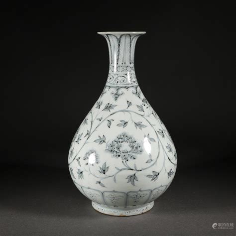 Bidlive Blue And White Peony Yuhuchun Vase