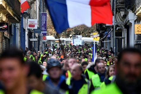 France Le Conseil D Etat R Tablit Le Droit De Manifester Sans