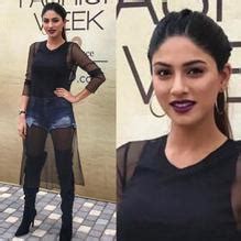 Sapna Pabbi Hot Pics Collection Aznude