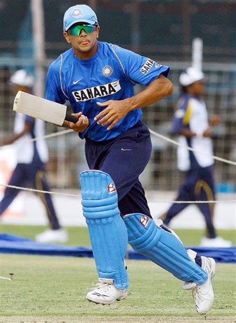 Rahul Dravid takes off for a run during practice at Rajkot | ESPNcricinfo.com