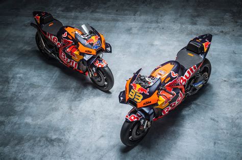 Red Bull KTM Factory Racing 2023 MOTOMAG