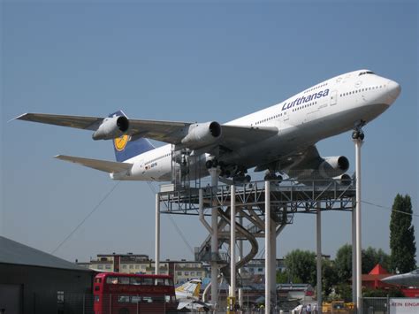 Logistics: How A German Museum Got A Retired Boeing 747 Onto Its Roof