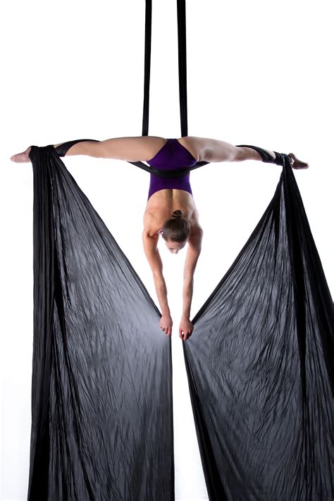 Hire Aerialist Las Vegas Aerial Acrobatics Vegas Book Circus