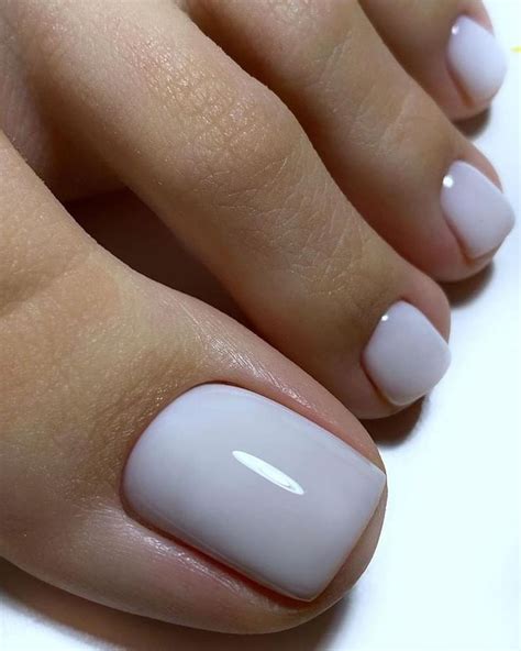 Pin by Juju Chang on 足部 美甲美鞋 Simple nails Gel toe nails Summer toe