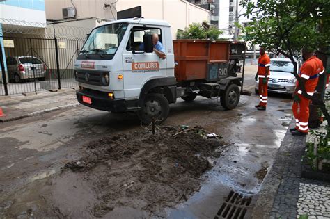 Comlurb Recolhe Toneladas De Res Duos Por Conta Das Chuvas