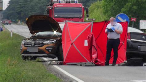 Makabryczny Wypadek Na Dk Tir Zmasakrowa Osob Wk Jedna Osoba Nie