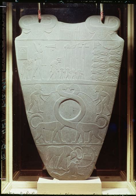 La Paleta De Narmer Paleta Ceremonial Que Representa Al Rey Narmer Con