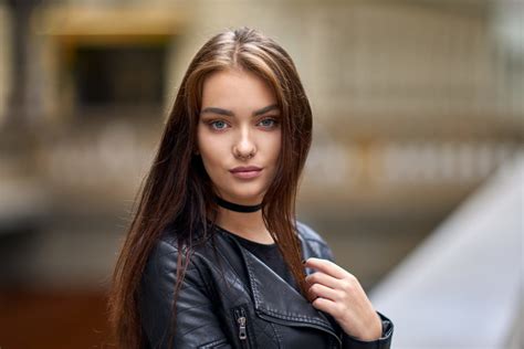 Street Milan R Women Urban Portrait Dark Hair Depth Of Field