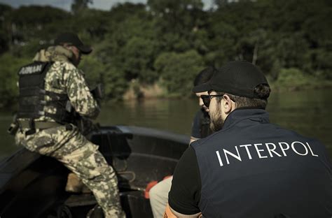 Velika Akcija Policije U Zemalja Uhap Eno Osoba I Zaplenjeno