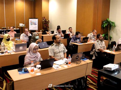 Pelatihan Kolaborasi Geoaccess Indonesia