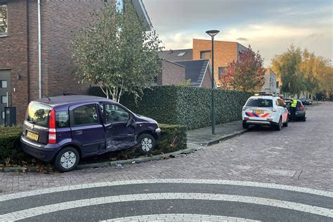 Gewonde En Flinke Schade Bij Botsing Tussen Twee Autos In Gemert