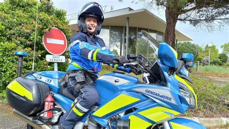 Portrait Priscilla Première Femme Motard De La Gendarmerie Du Tarn Et