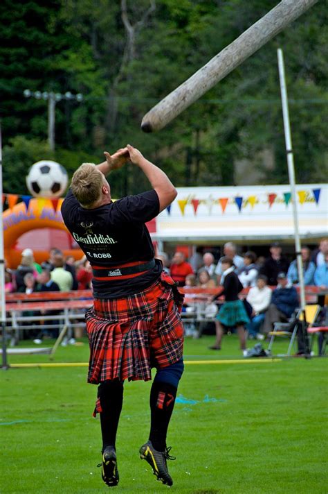 Caber Toss (Scotland) - Traditional Sports