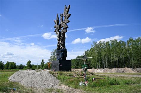 Pomnik Rzezi Wołyńskiej W Domostawie Oficjalne Odsłonięcie W Lipcu