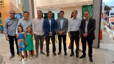 Unimed Vale Do A O Inaugura Loja No Shopping Vale Do A O Silmara De