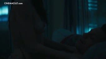 Un Amore Nude Scenes Review