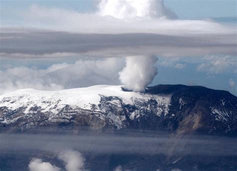 El Nevado Del Ruiz Registró Emisión De Ceniza ¿es Normal