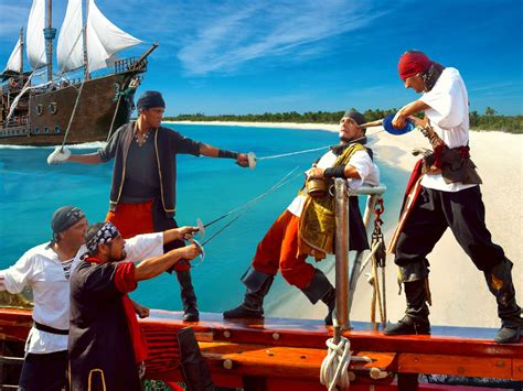 Barco Pirata Jolly Roger Premium Tours en Cancún y Riviera Maya