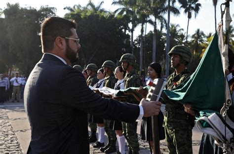 Autoridades Realizan Izamiento De Bandera Para Fomentar El Civismo Y