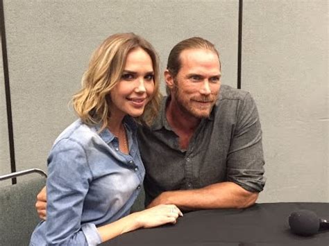 Midnight Texas Arielle Kebbel Jason Lewis Interview WonderCon