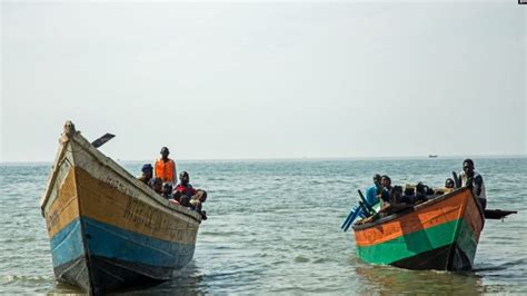 Ouganda Morts Et Disparus Dans Le Chavirage D Un Bateau