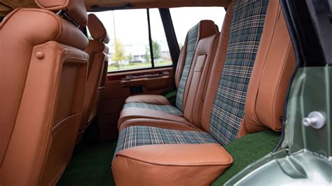 Range Rover Classic Restomod Gets Groovy 1970s