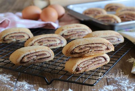 BISCOTTI ARROTOLATI Alla NUTELLA Dolce Facile E Veloce Di Pasta Frolla