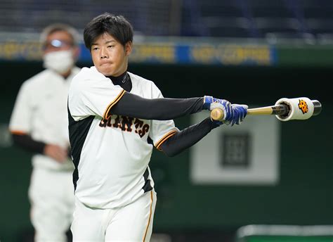 巨人情報サンスポ On Twitter 【練習風景から🏟️】 松原聖弥 選手（撮影・斎藤浩一） 巨人 Giants ジャイアンツ サンスポ