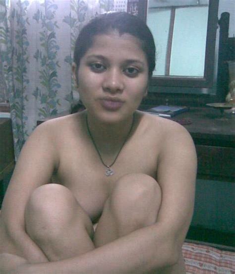 Sexy Desi Indian College Hotties Full Nude Pics
