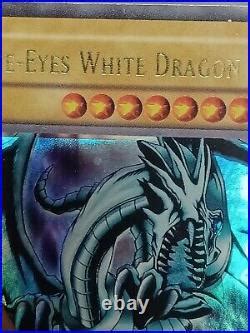 Yu Gi Oh MISPRINT Blue Eyes White Dragon Unl Ultra Rare LOB 001 FOIL